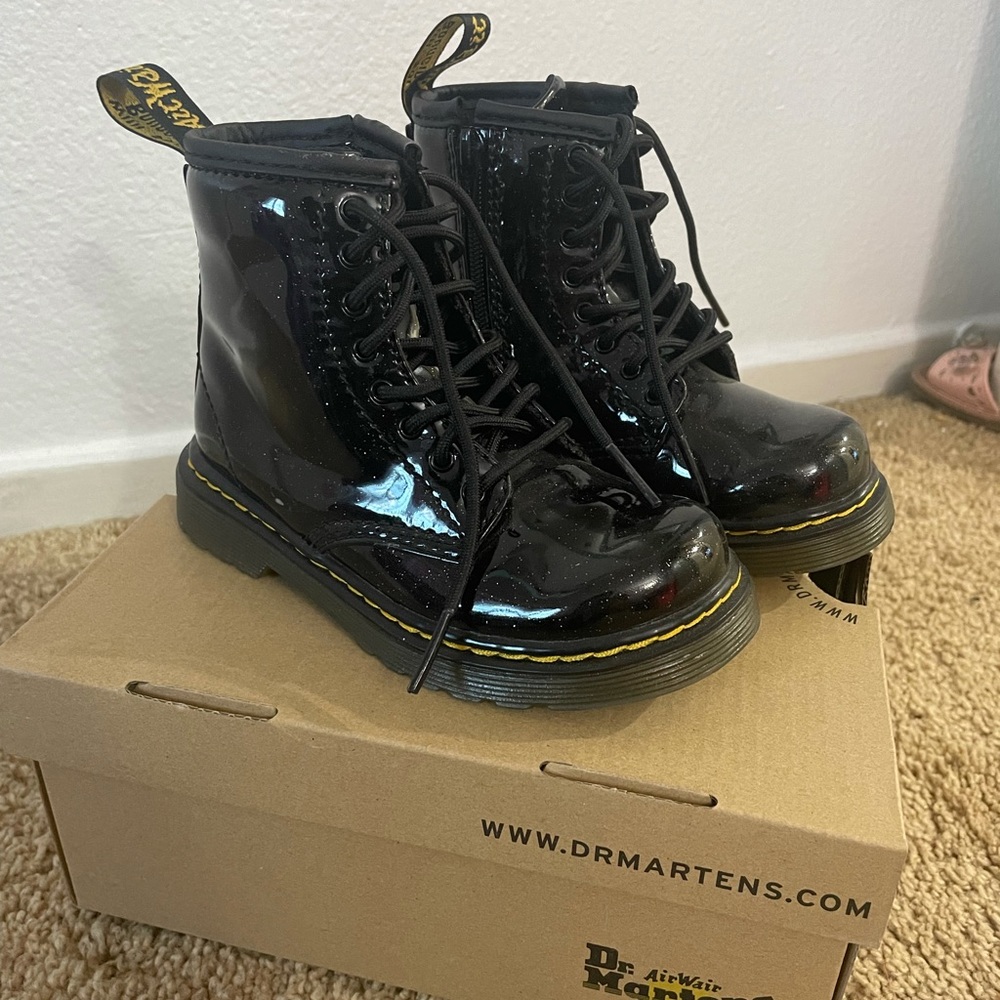 Kids dr martens